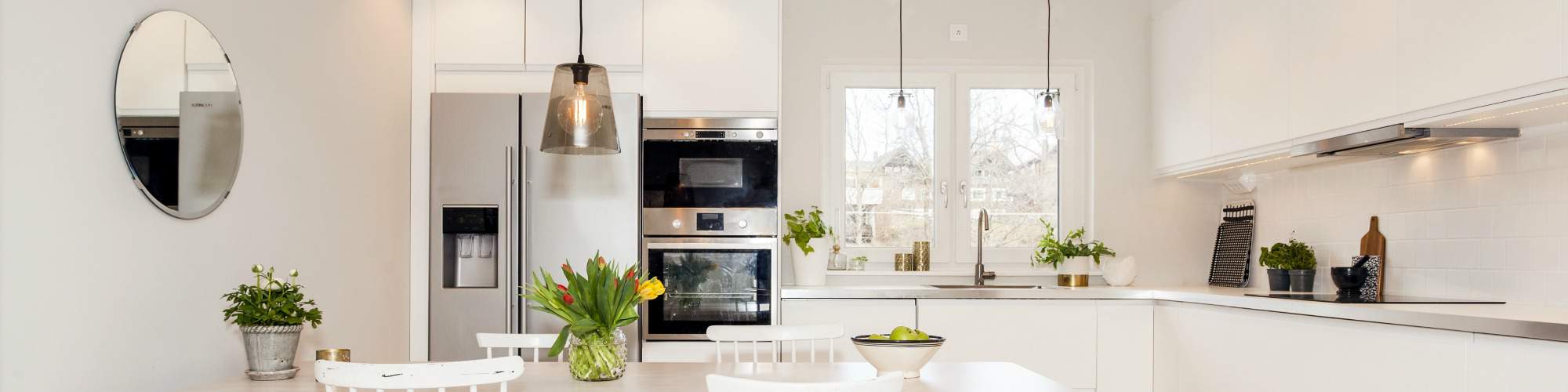 White Kitchen with Accents2